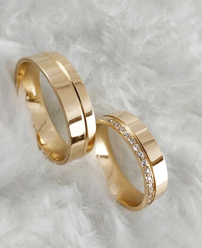 2.jpg Par de Alianças de Moedas Antigas Reta 6MM Reta com Pedras Zirconia Cravejada - Imagem 1