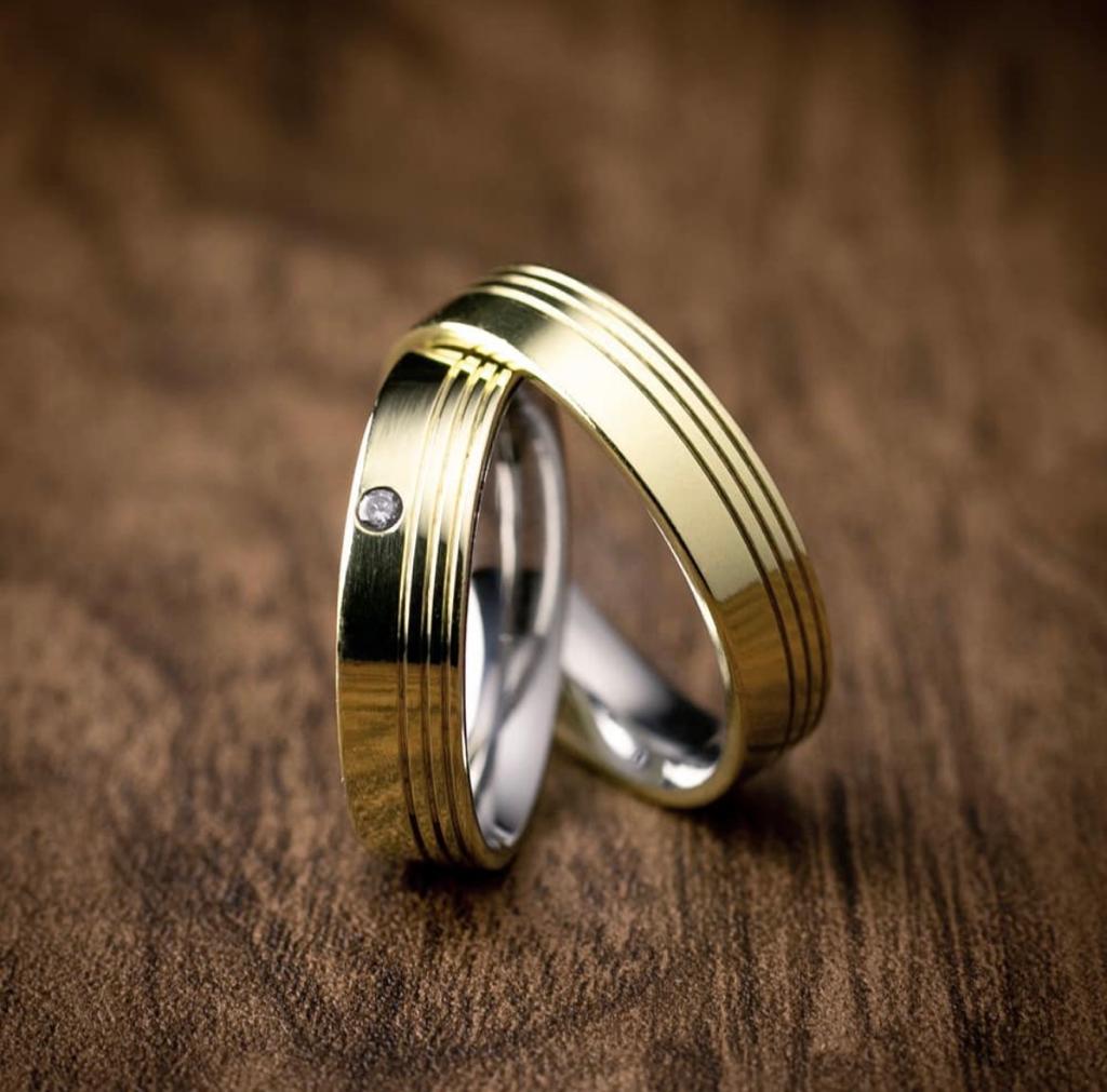 27.jpg Par Alianças de Moedas Antiga Reta 6MM 3 Frisos e Pedras - Imagem 1