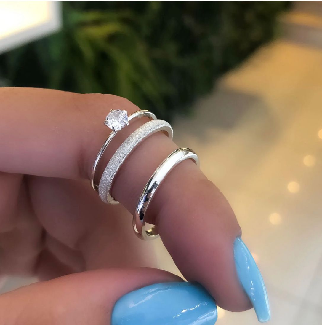 321.jpg Par Aliança Prata 950 Abaulada 4MM Jateada e Lisa - Imagem 1