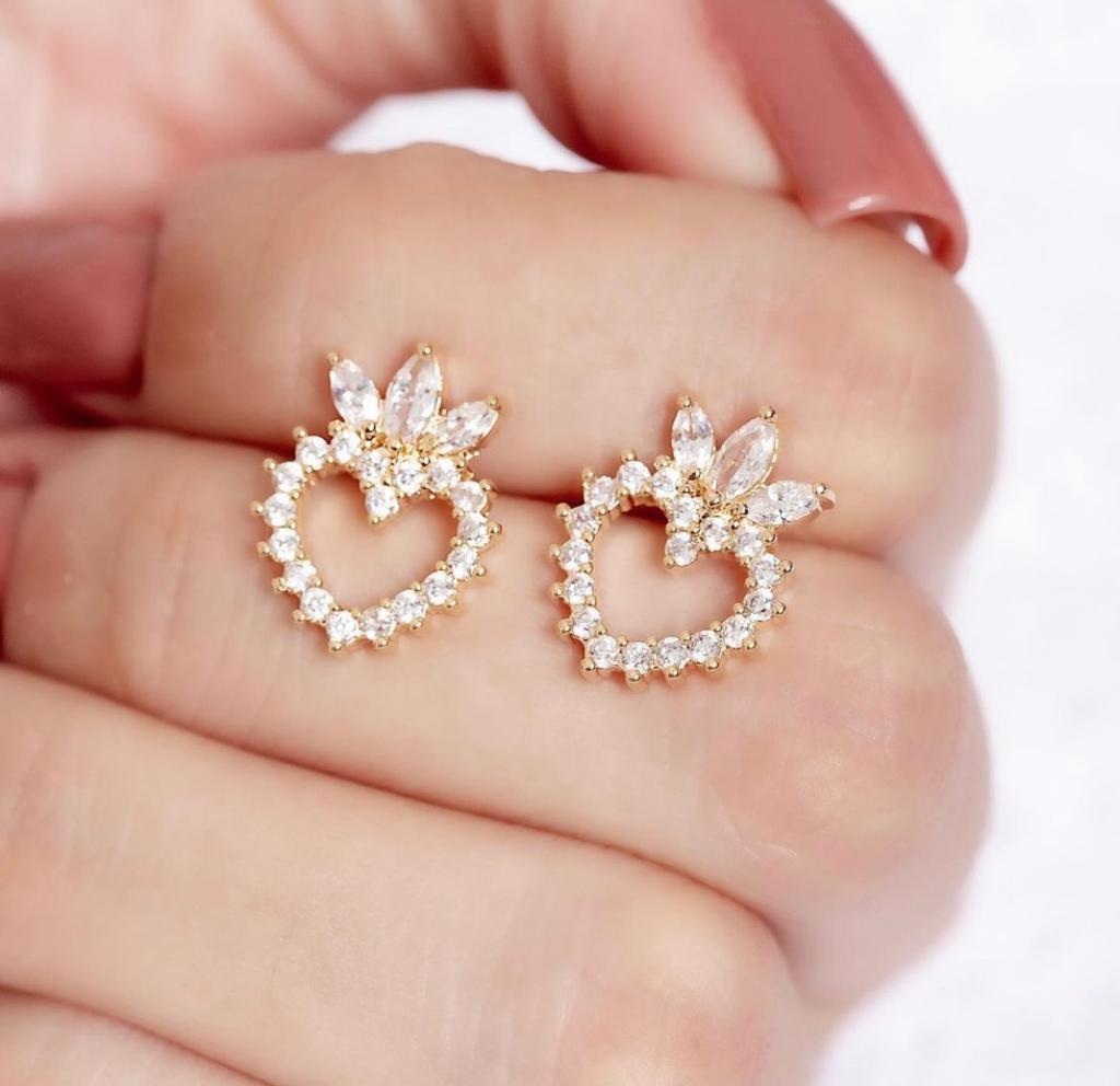 brinco-coracao-coroa-2.jpg Brinco Coração Coroa Banhado Ouro 18K - Imagem 1