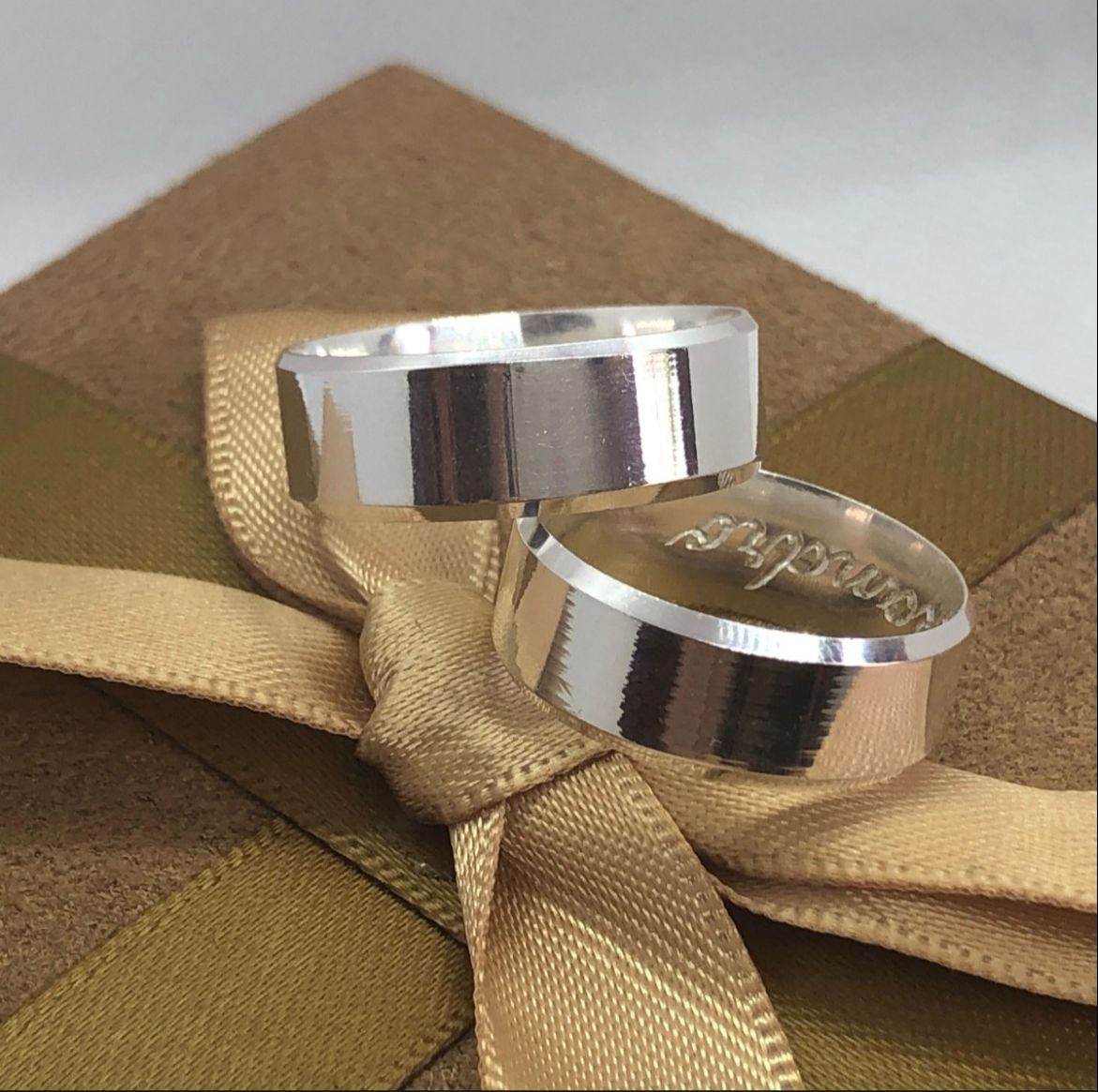 chanf-p.jpg Par de Alianças de Prata 950 - Chanfrada 8MM - Imagem 1