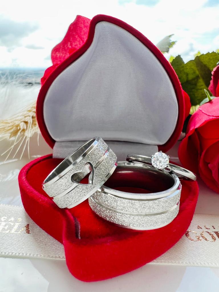 f4.jpg Par Aliança Aço Inoxidável Prata Reta Coração Jateada - Imagem 1