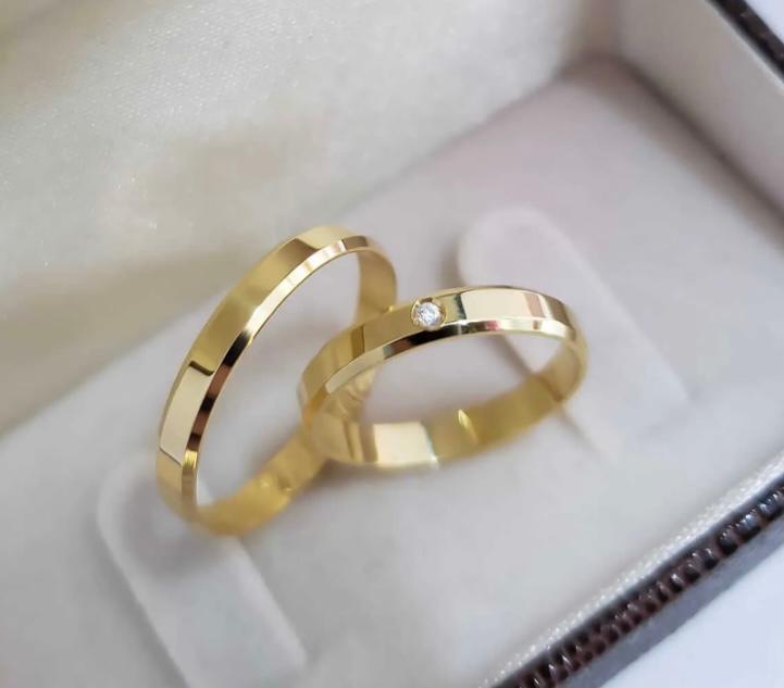 mod-4mm-pedra-chanf.jpg Par Alianças de Moedas Antiga Chanfrada 4MM e Pedra - Imagem 1