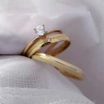 Par de Alianças de Moedas Antigas Abaulada 4MM Jateado e Pedra