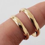 Par Alianças de Moedas Antiga Abaulada 4MM e Pedra