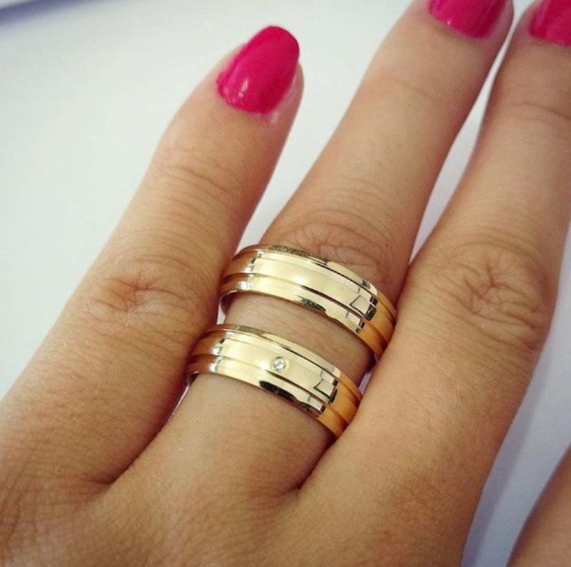 mod-abaulada-6mm-friso-e-pedra.jpg Par Alianças de Moedas Antiga 2 Frisos aberto e pedra 6MM - Imagem 1