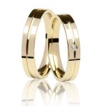 Par de Alianças Ouro 18K Reta 5MM Friso e Pedra e 10 Gramas