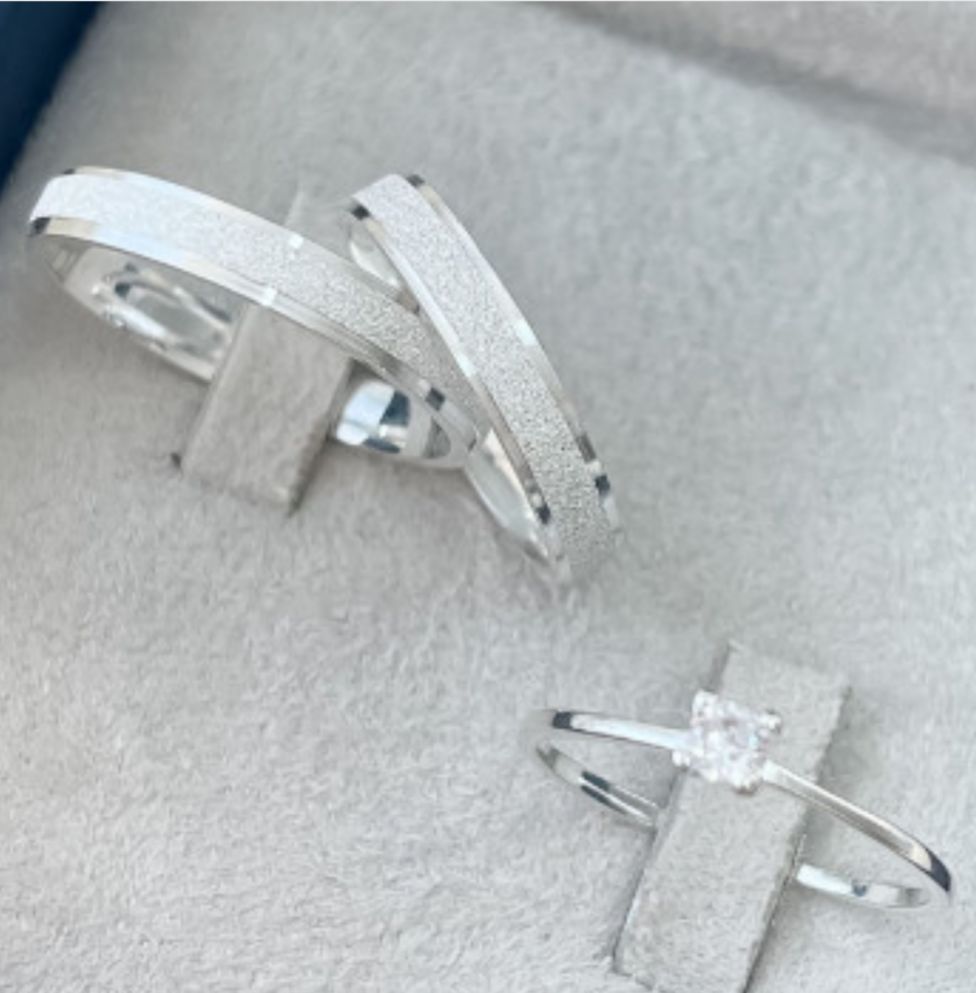 mod-reta-1-1.jpg Par Aliança Prata 950 Reta 4MM Jateada - Imagem 1