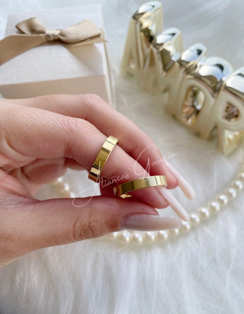 reta-4mm-trad.jpg Par de Alianças Banhadas Reta 4MM Tradicional - Imagem 1